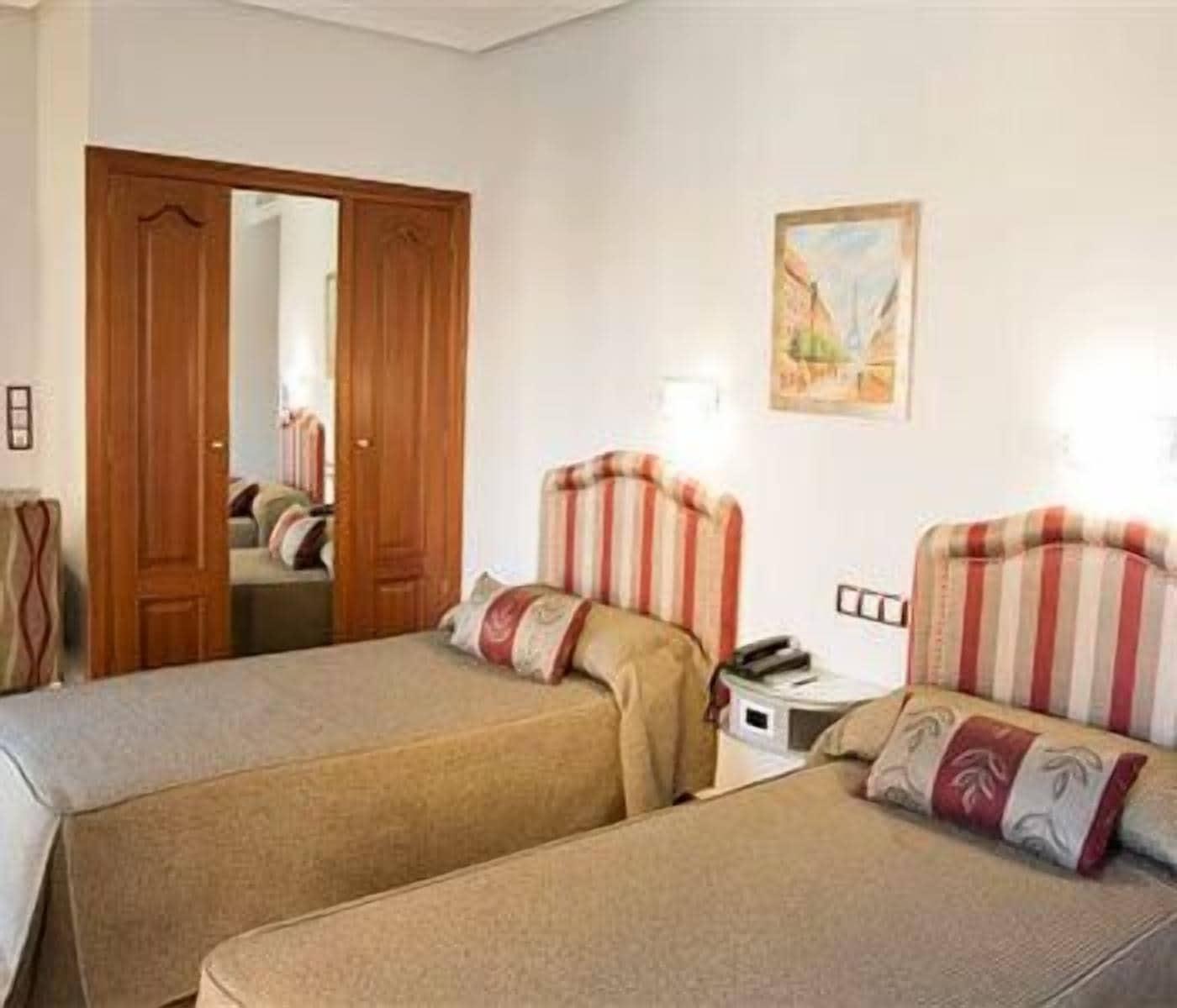 Hotel Tibur Сарагоса Экстерьер фото