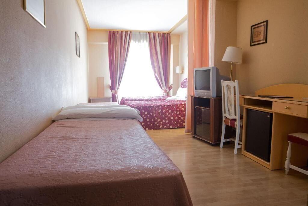 Hotel Tibur Сарагоса Экстерьер фото