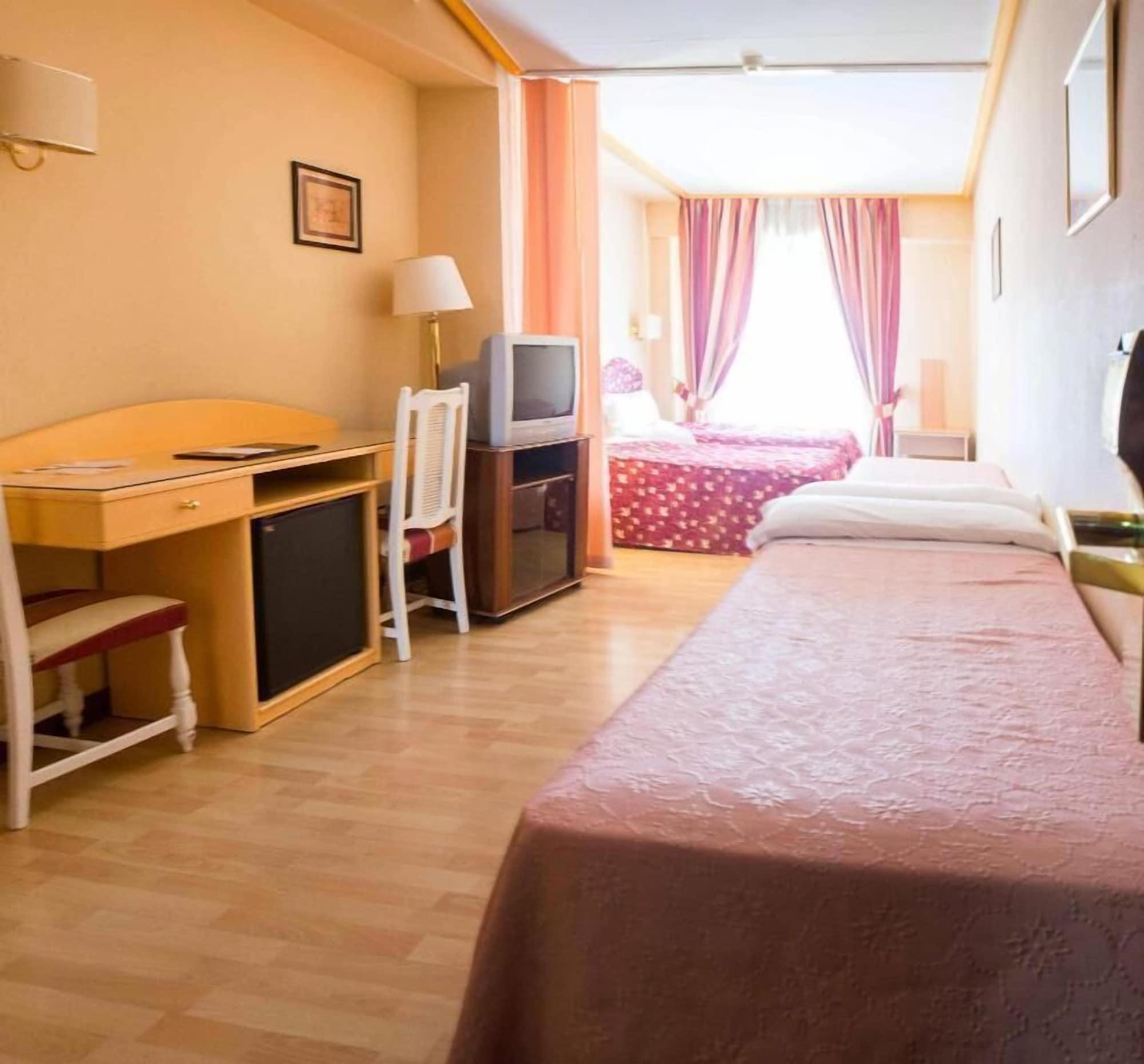 Hotel Tibur Сарагоса Экстерьер фото