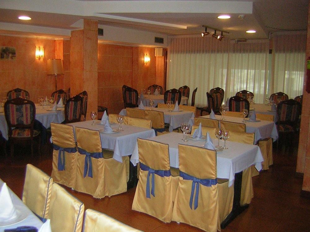 Hotel Tibur Сарагоса Экстерьер фото