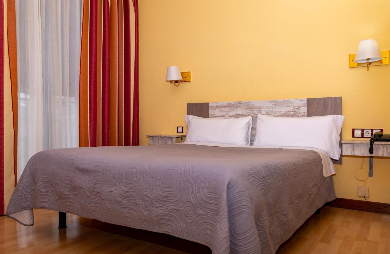 Hotel Tibur Сарагоса Экстерьер фото