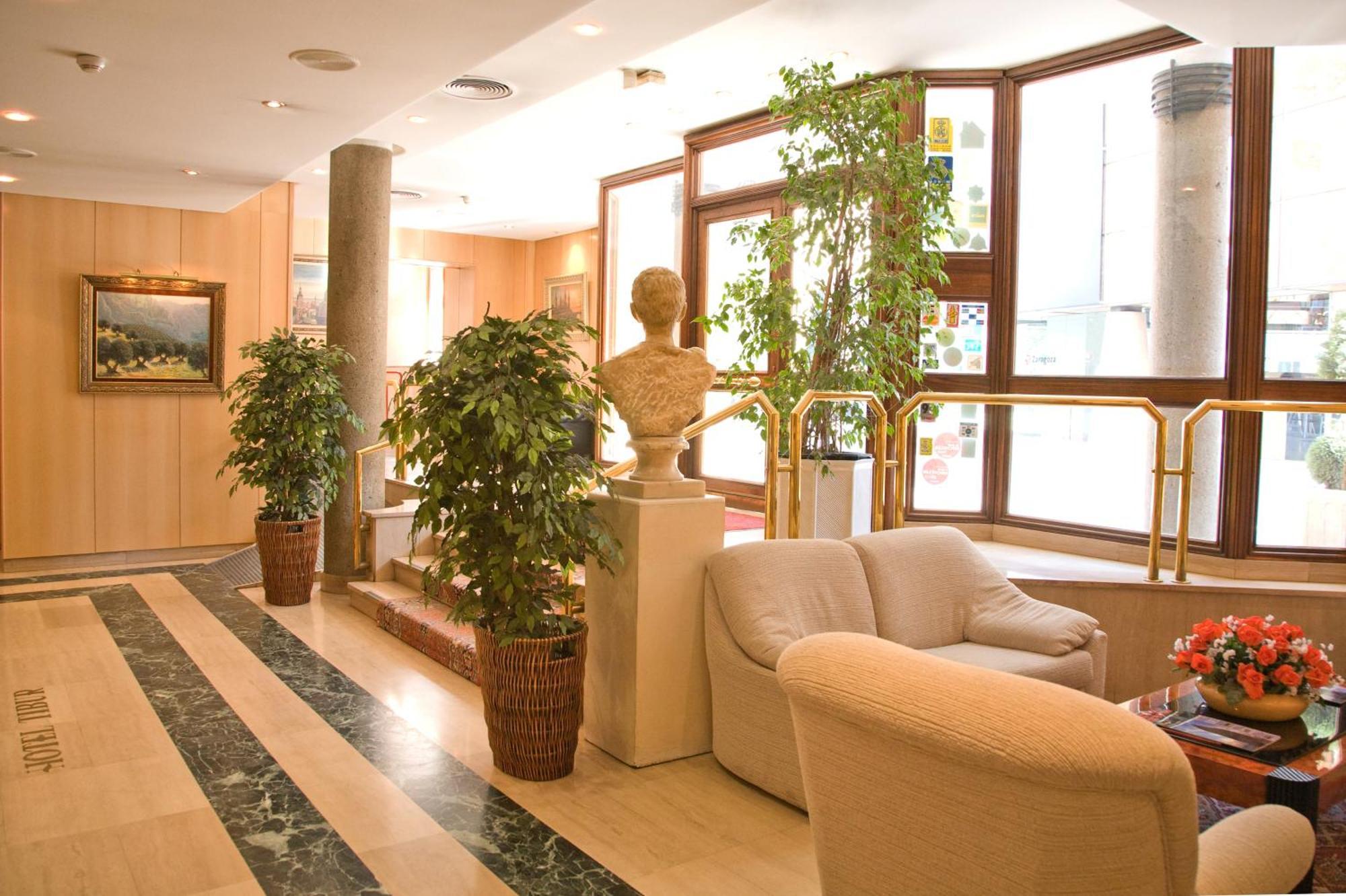 Hotel Tibur Сарагоса Экстерьер фото