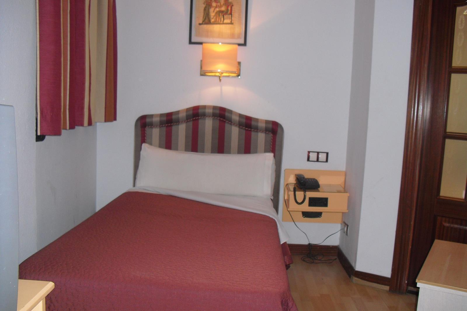 Hotel Tibur Сарагоса Экстерьер фото