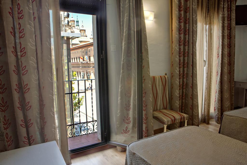 Hotel Tibur Сарагоса Экстерьер фото