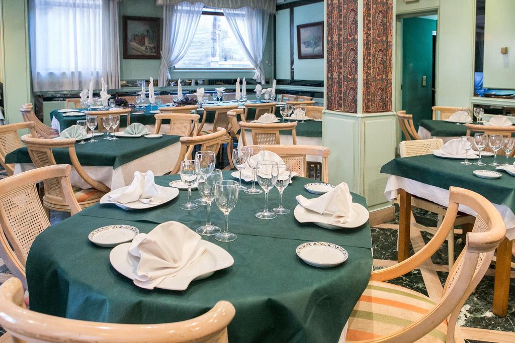 Hotel Tibur Сарагоса Экстерьер фото