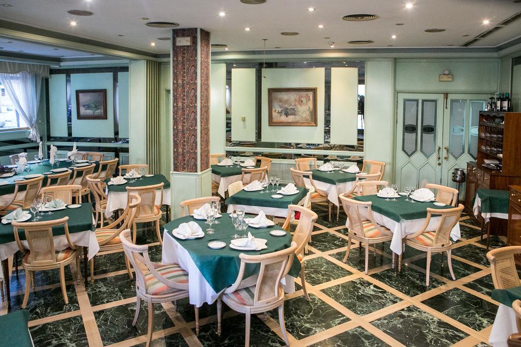 Hotel Tibur Сарагоса Экстерьер фото